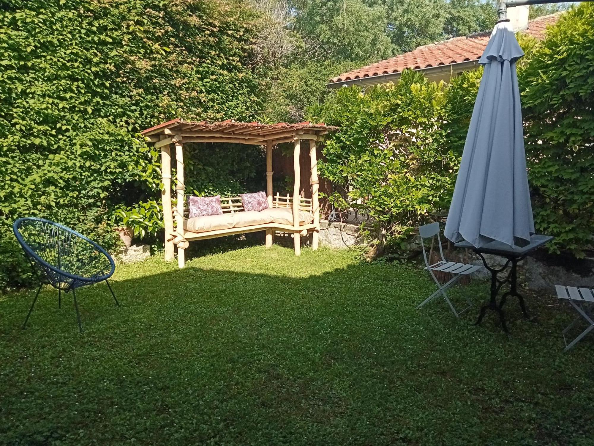 Maison En Pierre Restauree Avec Jardin 欧什 外观 照片